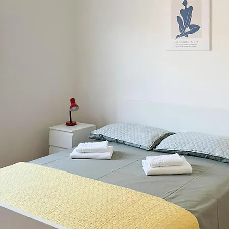 Apartamento 1 Bedroom Stunning In *